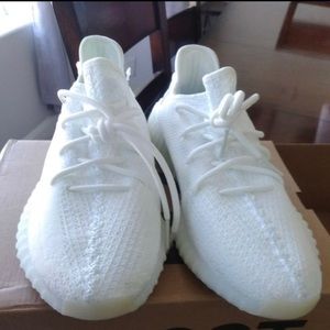 Yeezy triple white 10.5